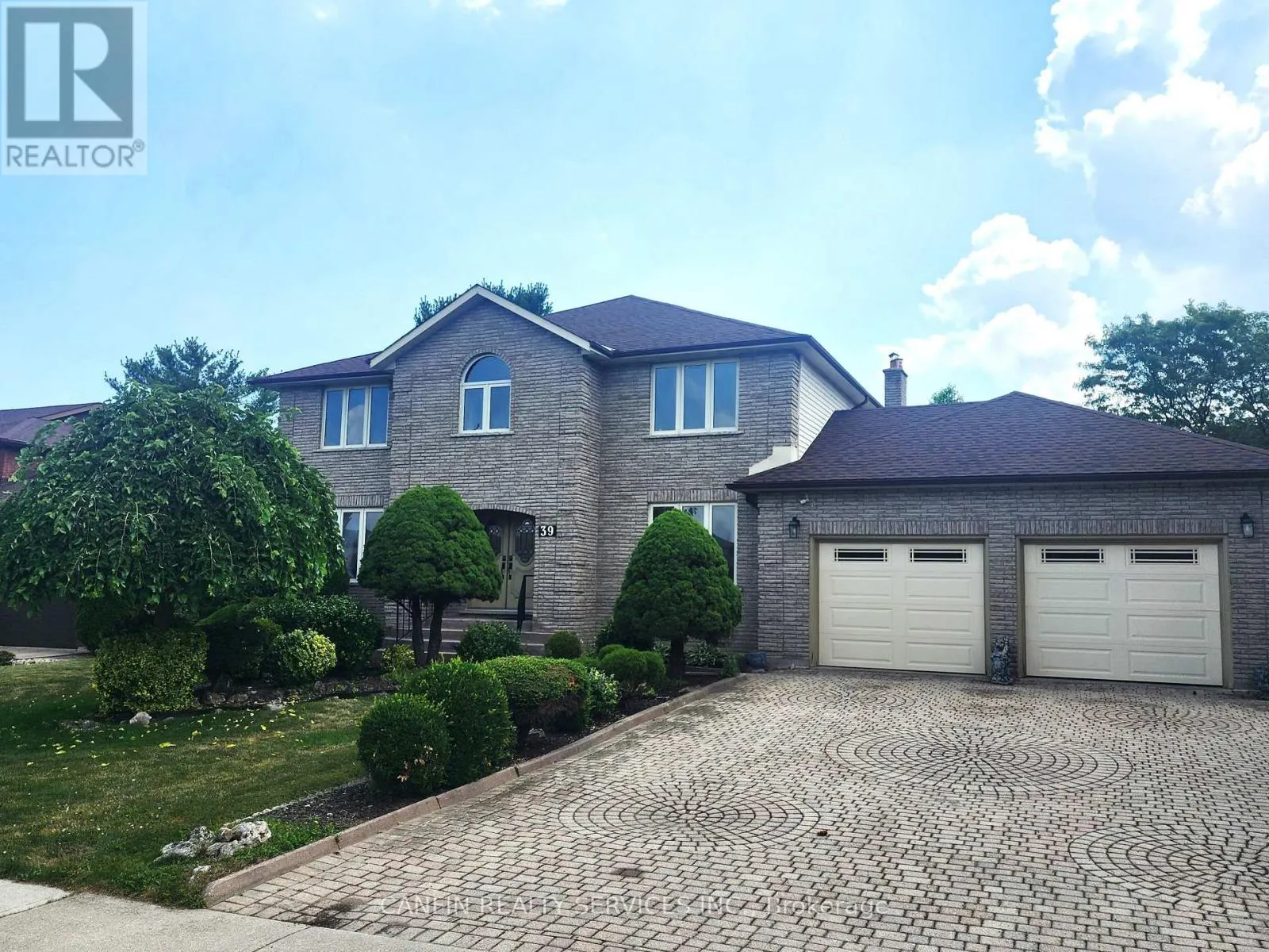 39 CORINTHIAN DRIVE