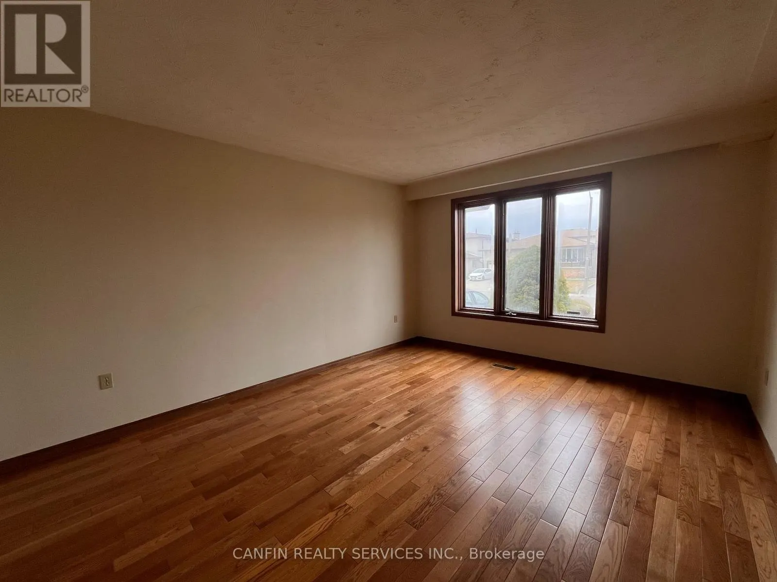 39 CORINTHIAN DRIVE