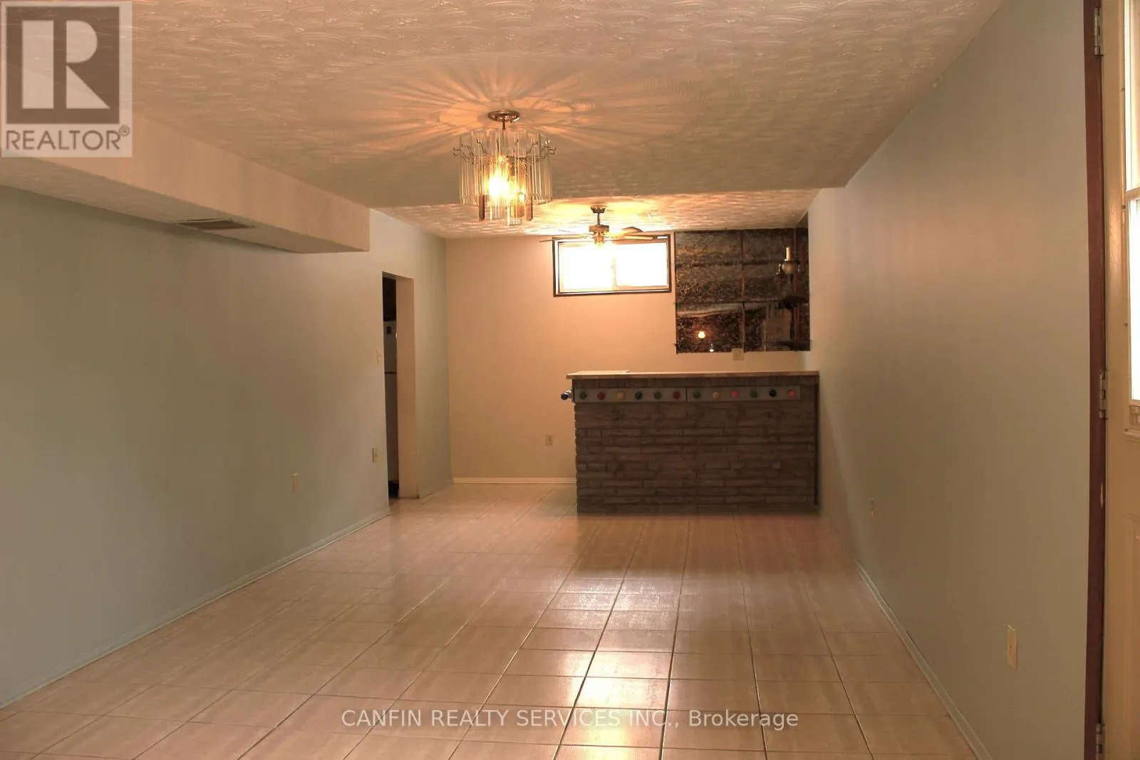 39 CORINTHIAN DRIVE