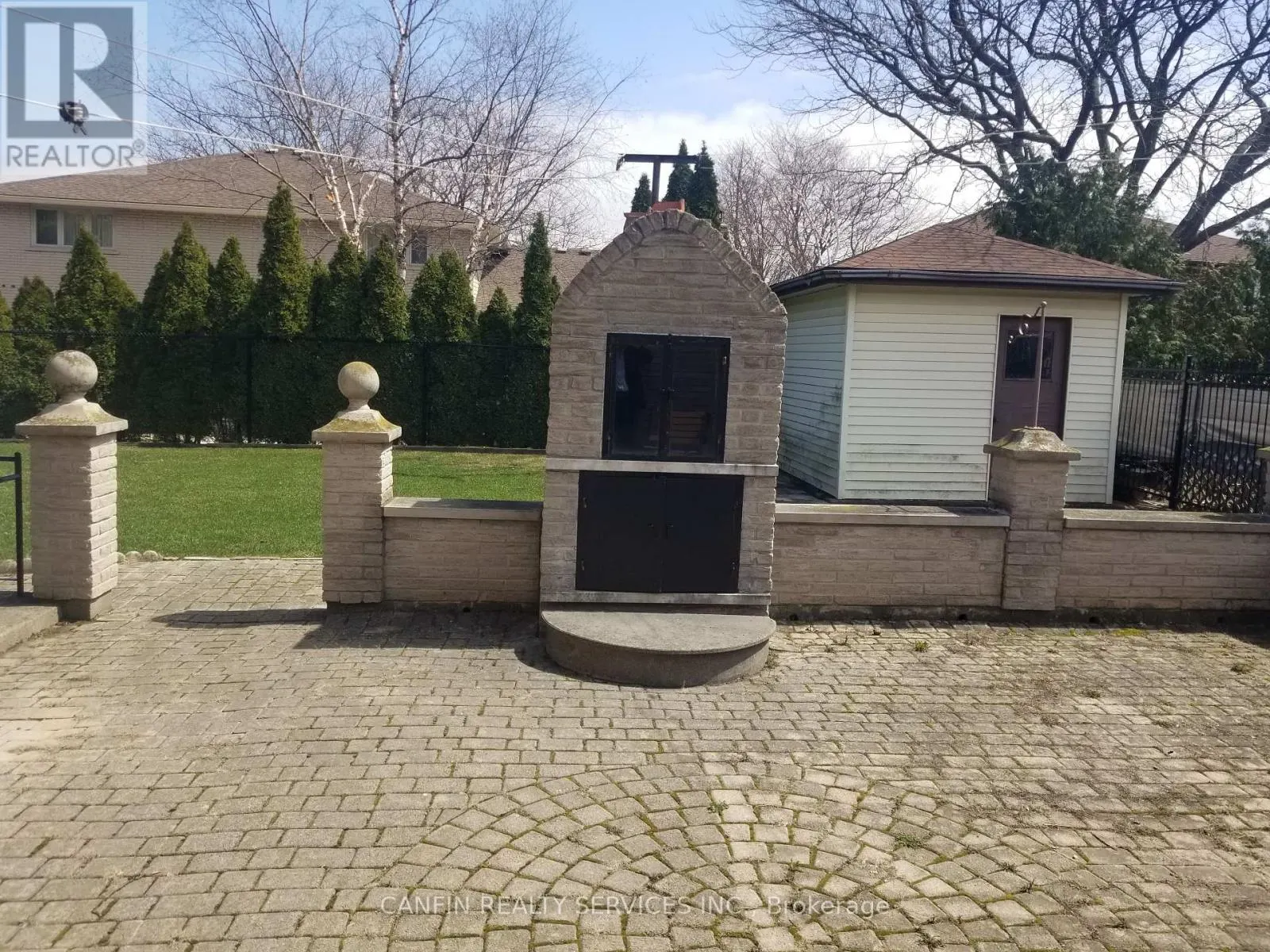 39 CORINTHIAN DRIVE