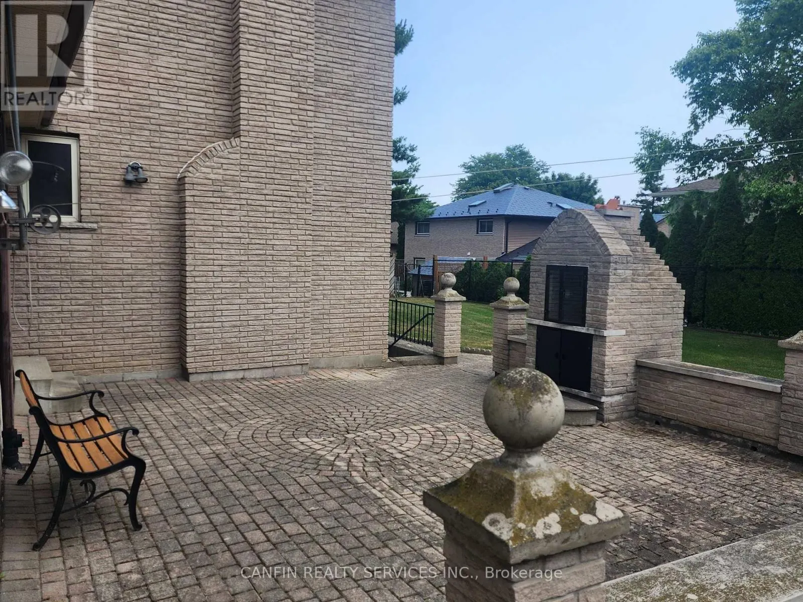 39 CORINTHIAN DRIVE