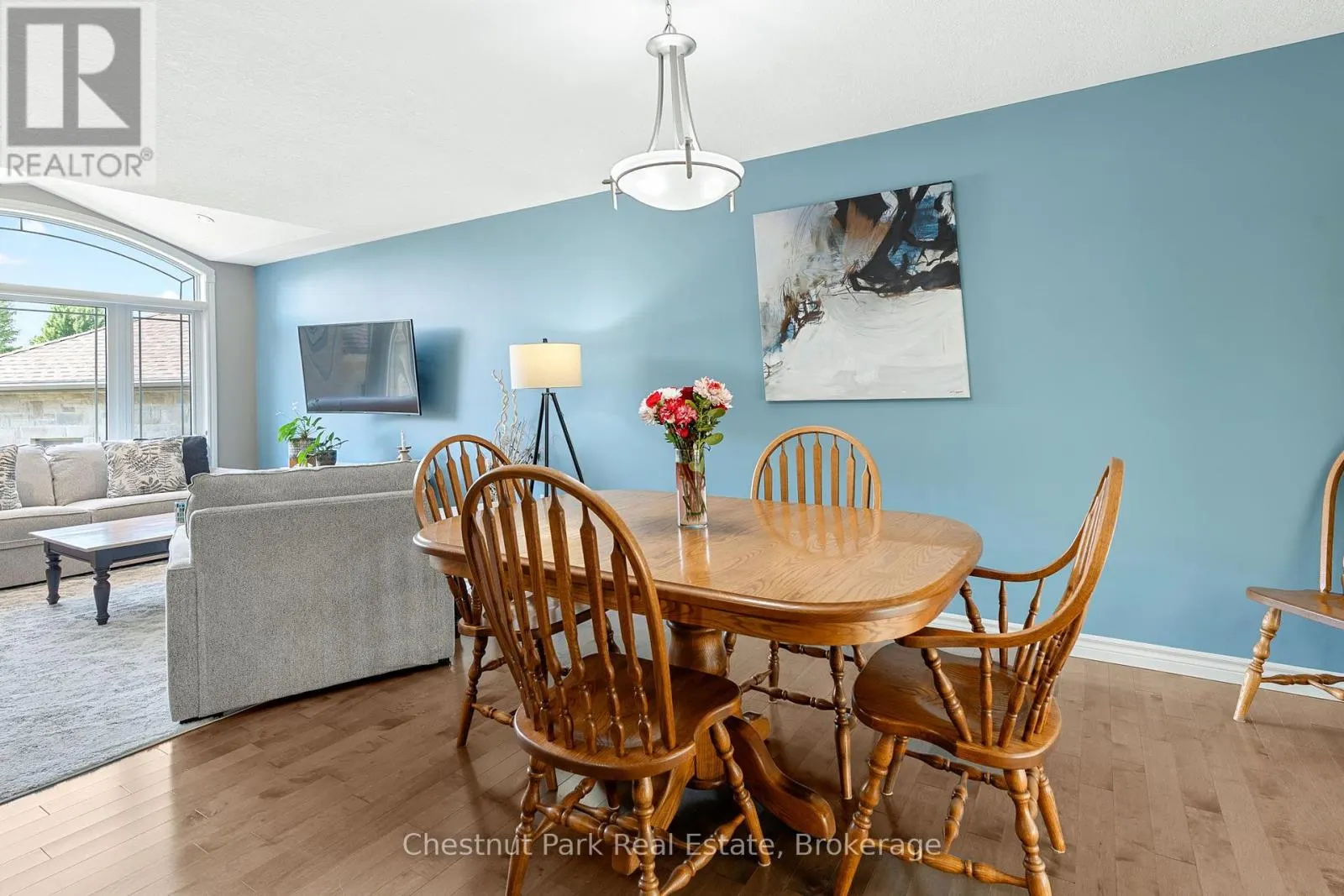 207 2ND STREET W