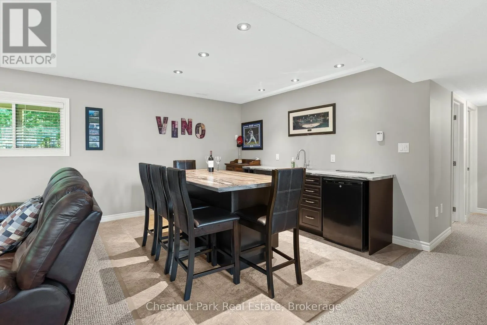 207 2ND STREET W