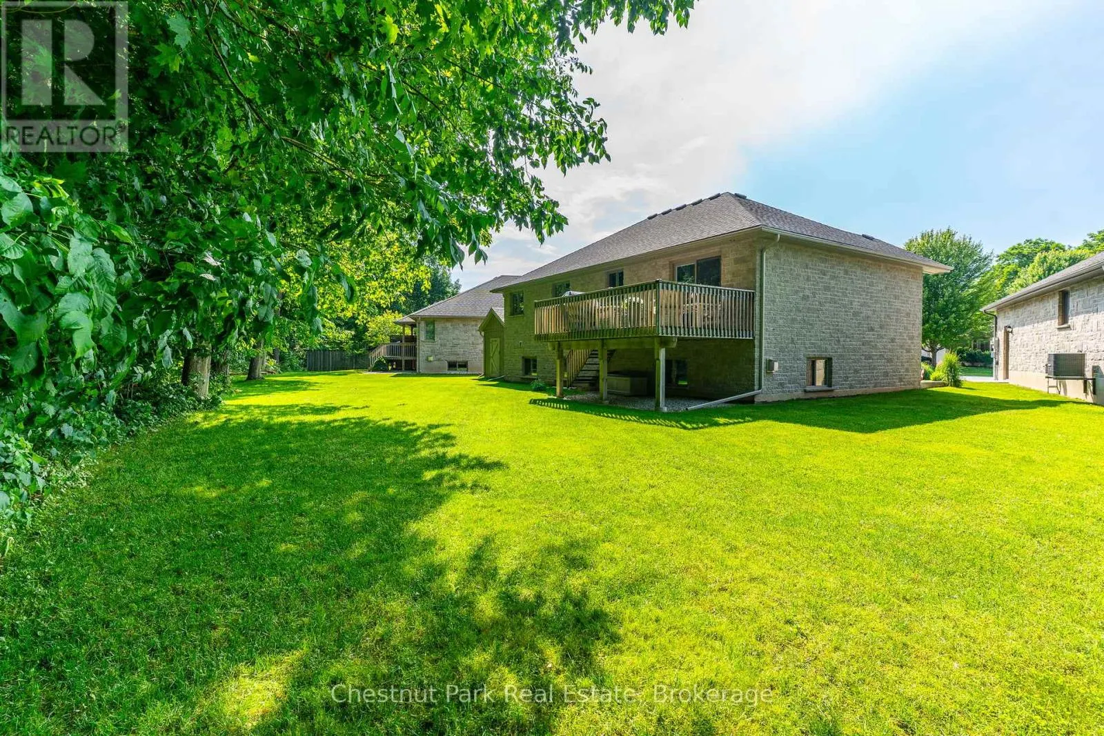 207 2ND STREET W