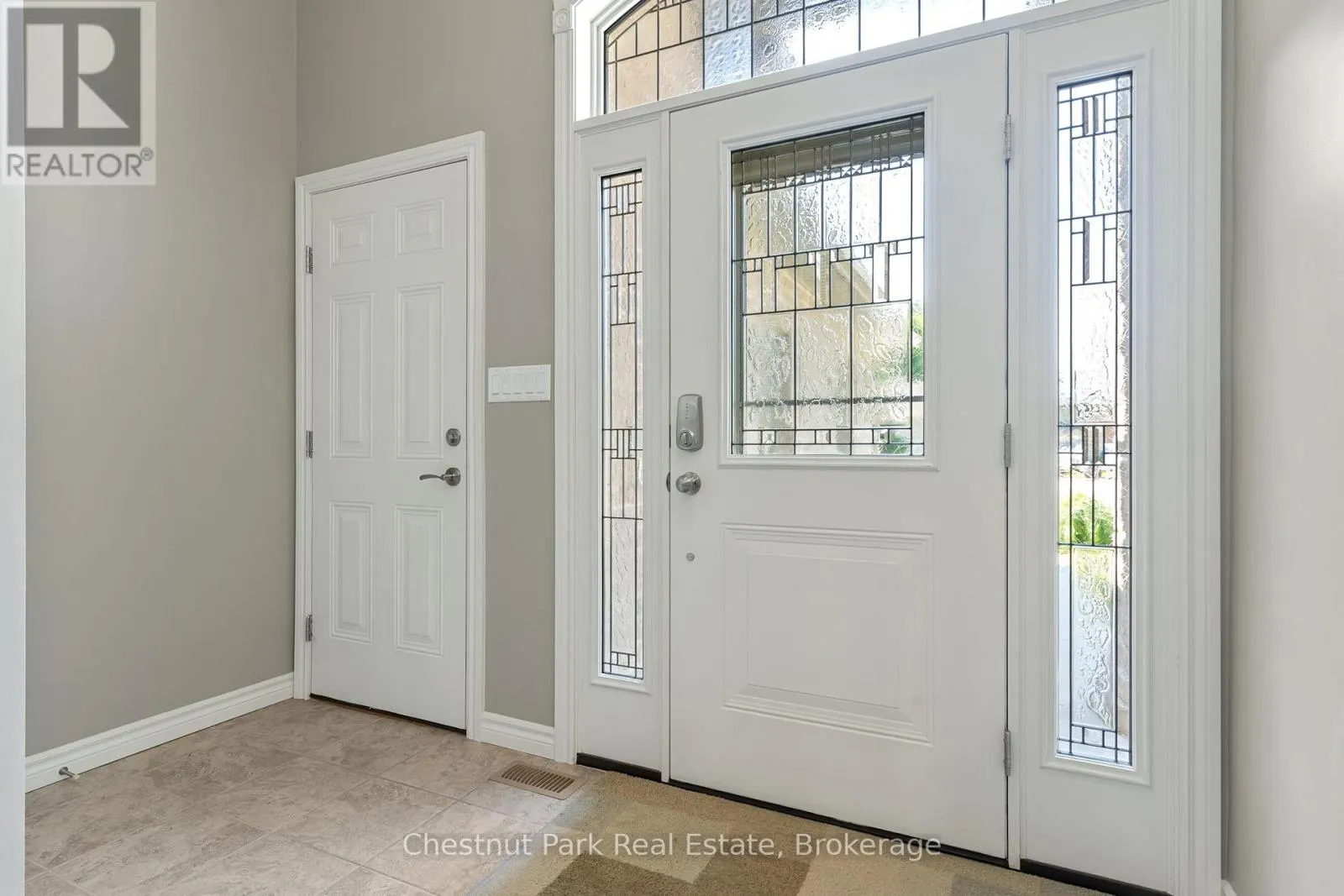 207 2ND STREET W