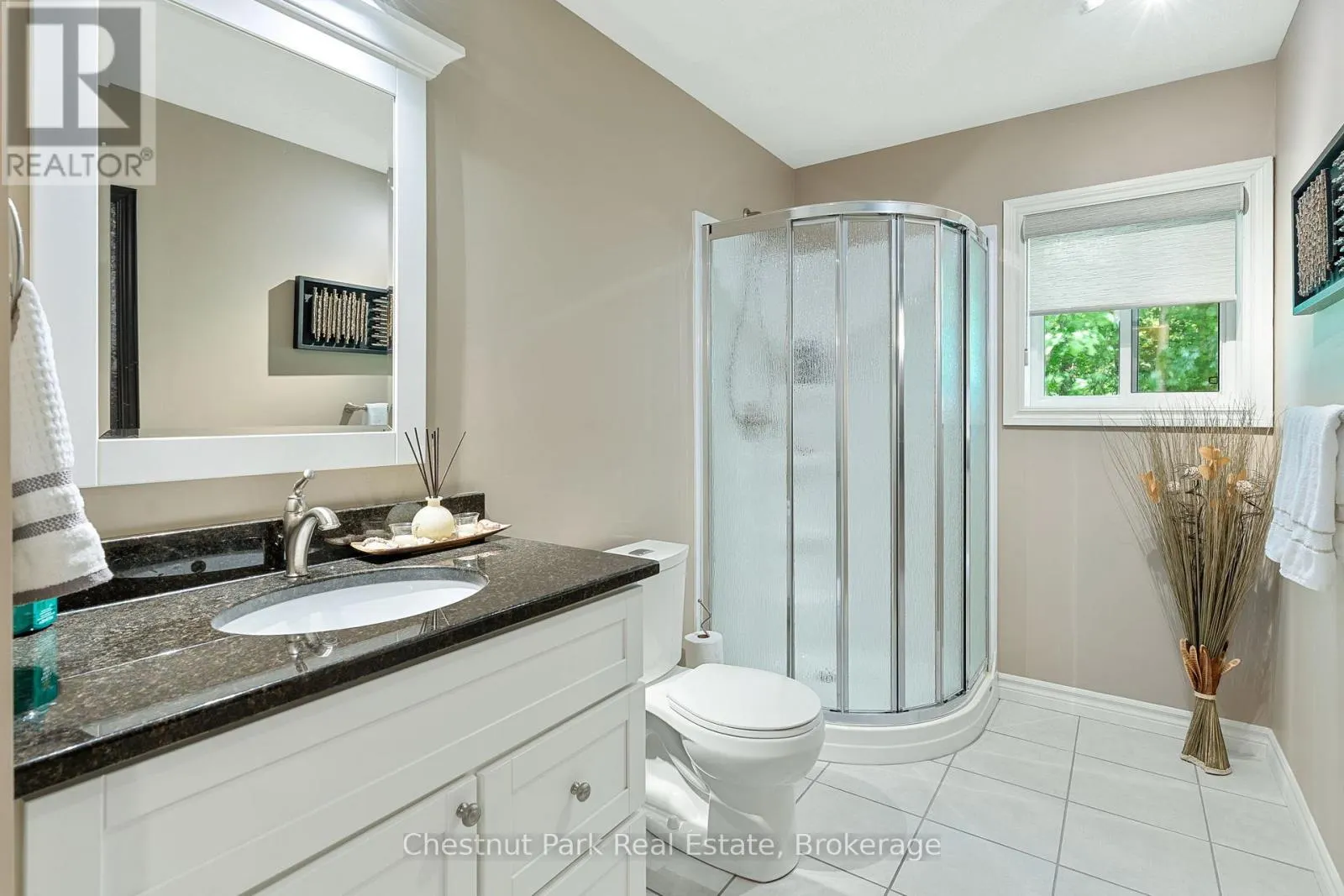 207 2ND STREET W