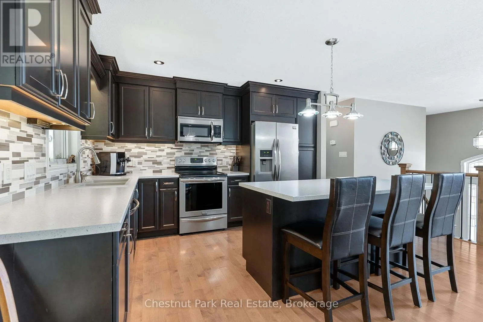 207 2ND STREET W