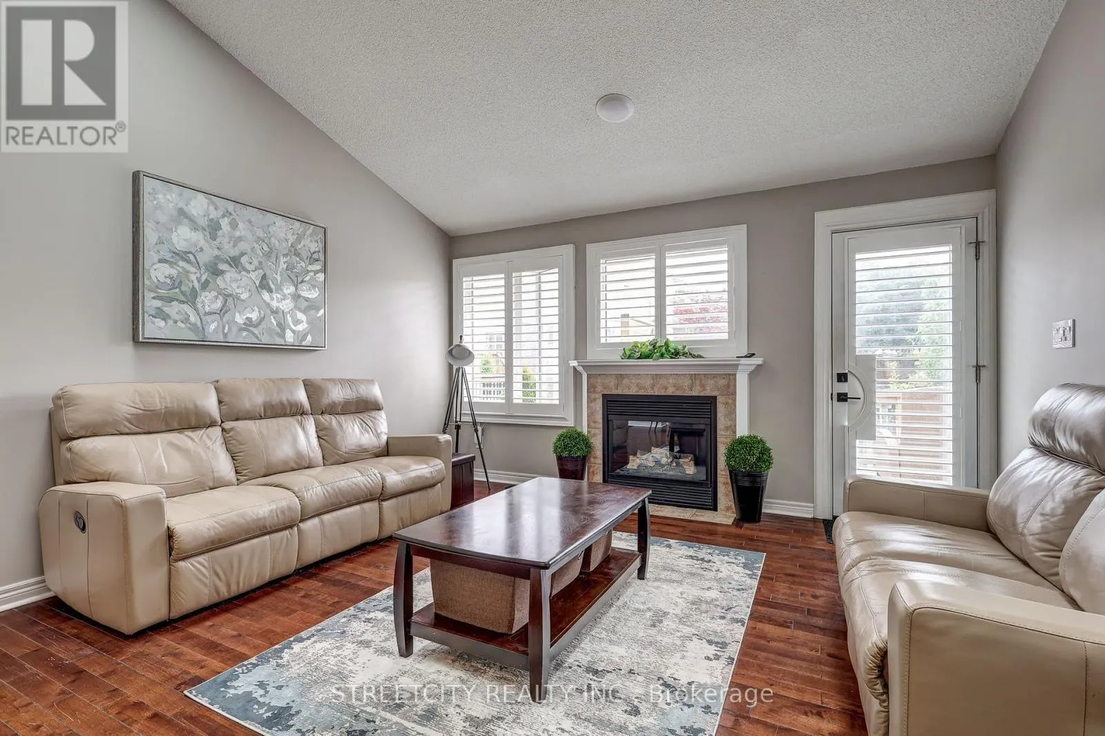 6 - 20 WINDMERE PLACE, #6