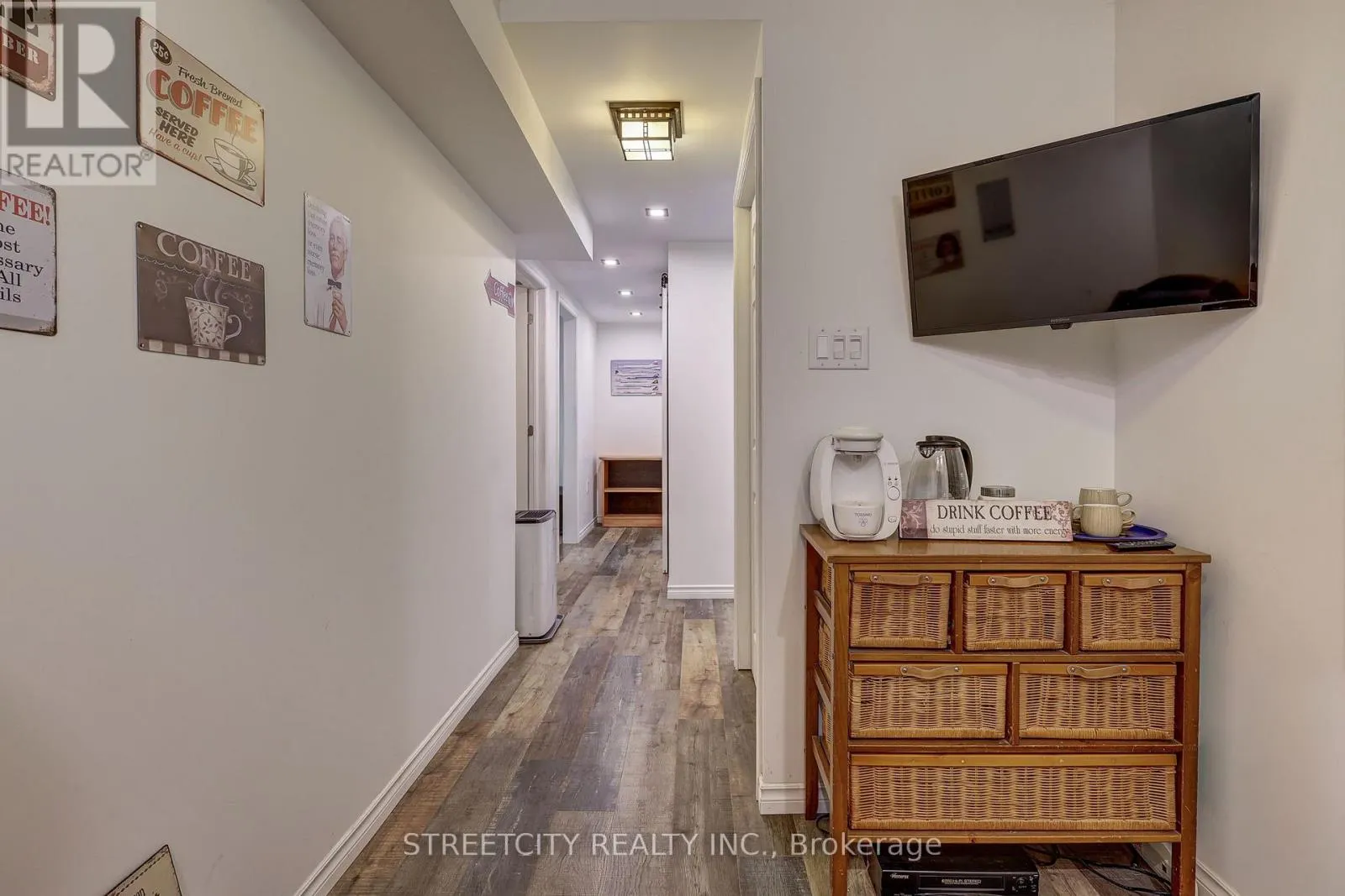 6 - 20 WINDMERE PLACE, #6