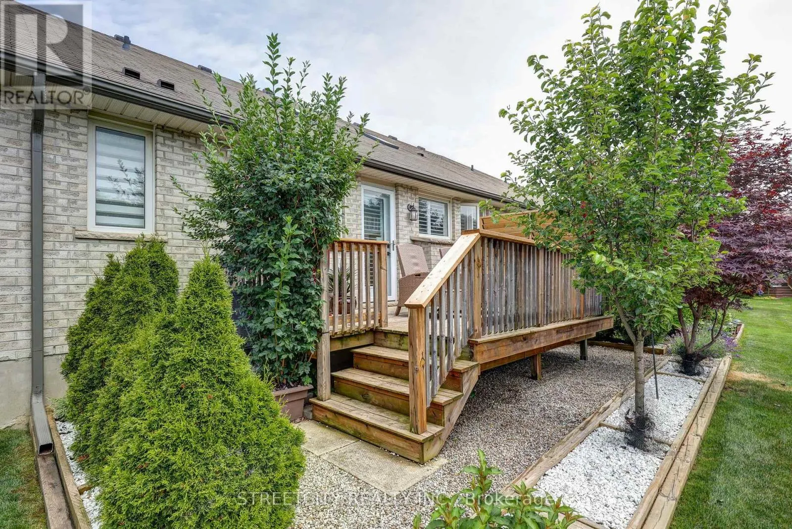 6 - 20 WINDMERE PLACE, #6