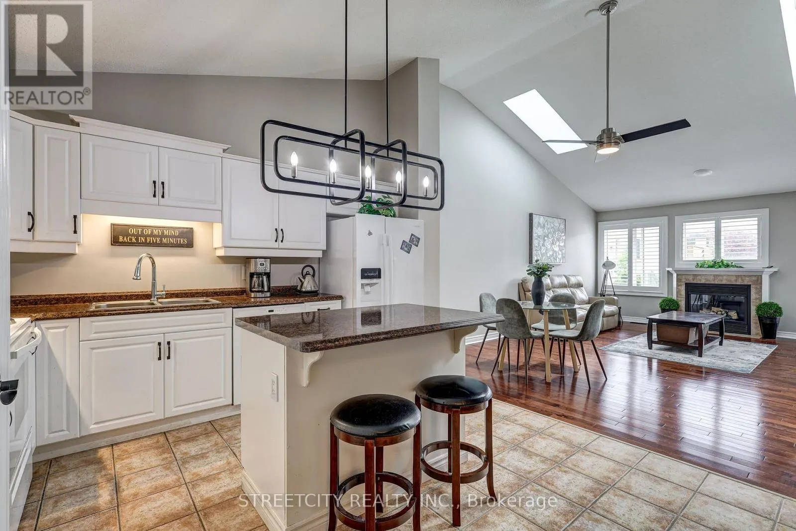 6 - 20 WINDMERE PLACE, #6