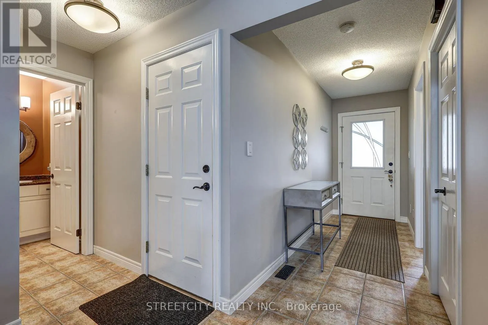 6 - 20 WINDMERE PLACE, #6