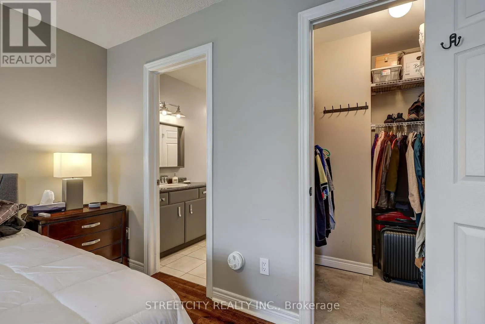 6 - 20 WINDMERE PLACE, #6
