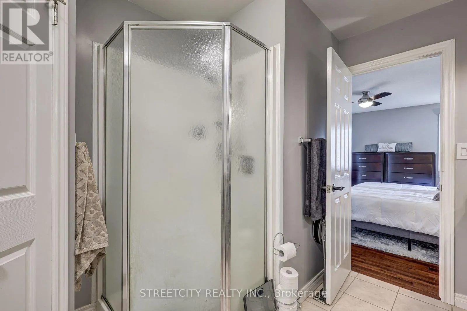 6 - 20 WINDMERE PLACE, #6