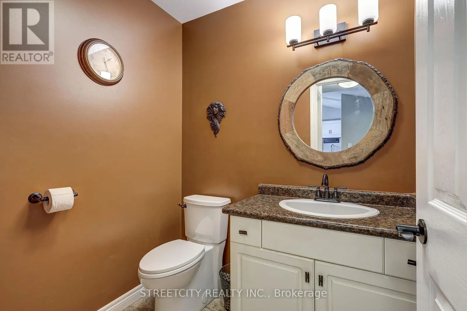 6 - 20 WINDMERE PLACE, #6