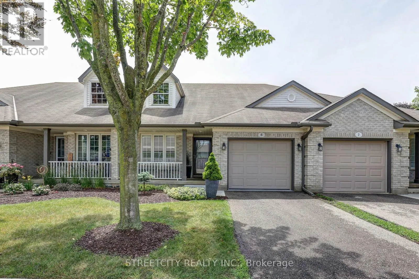 6 - 20 WINDMERE PLACE, #6