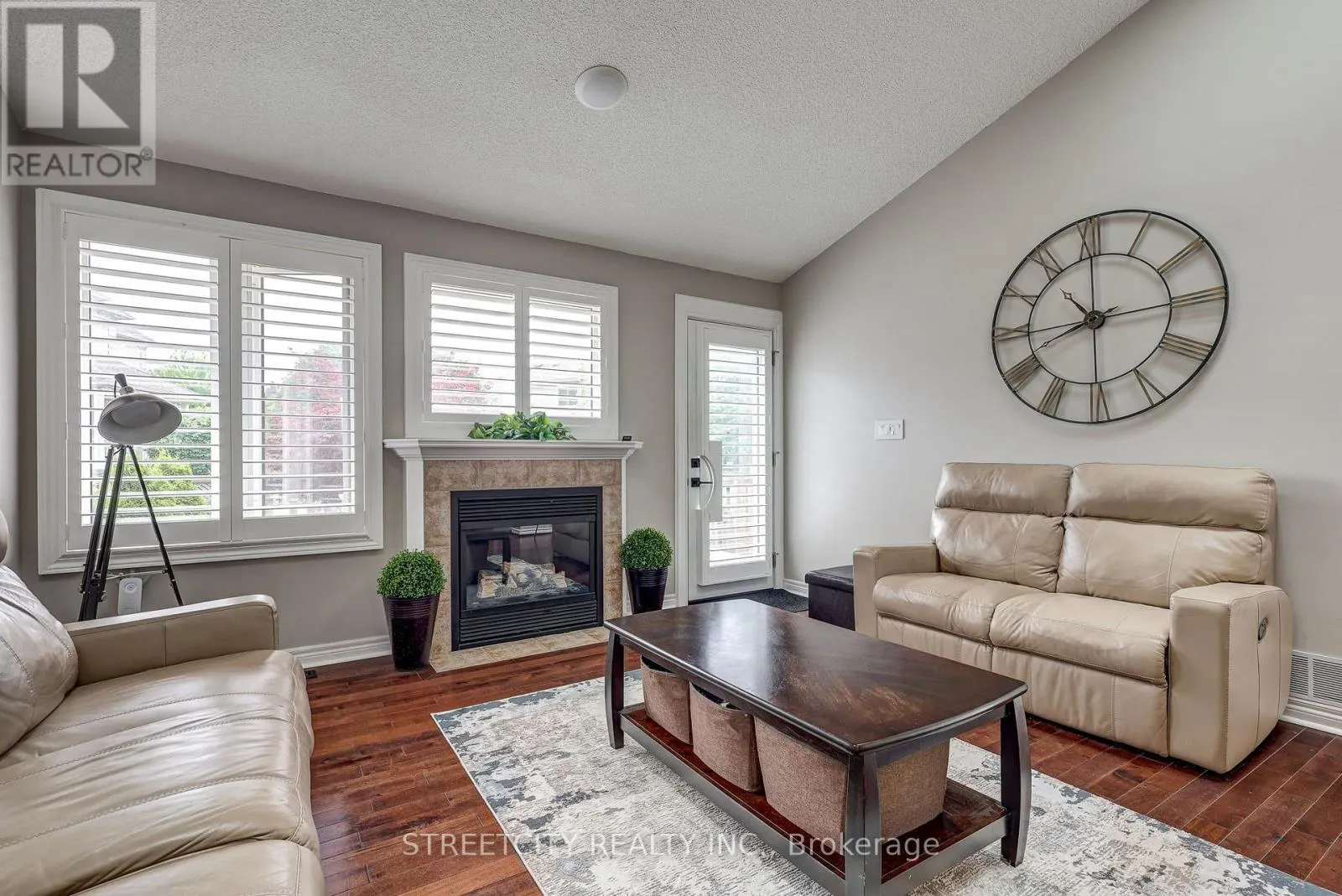 6 - 20 WINDMERE PLACE, #6
