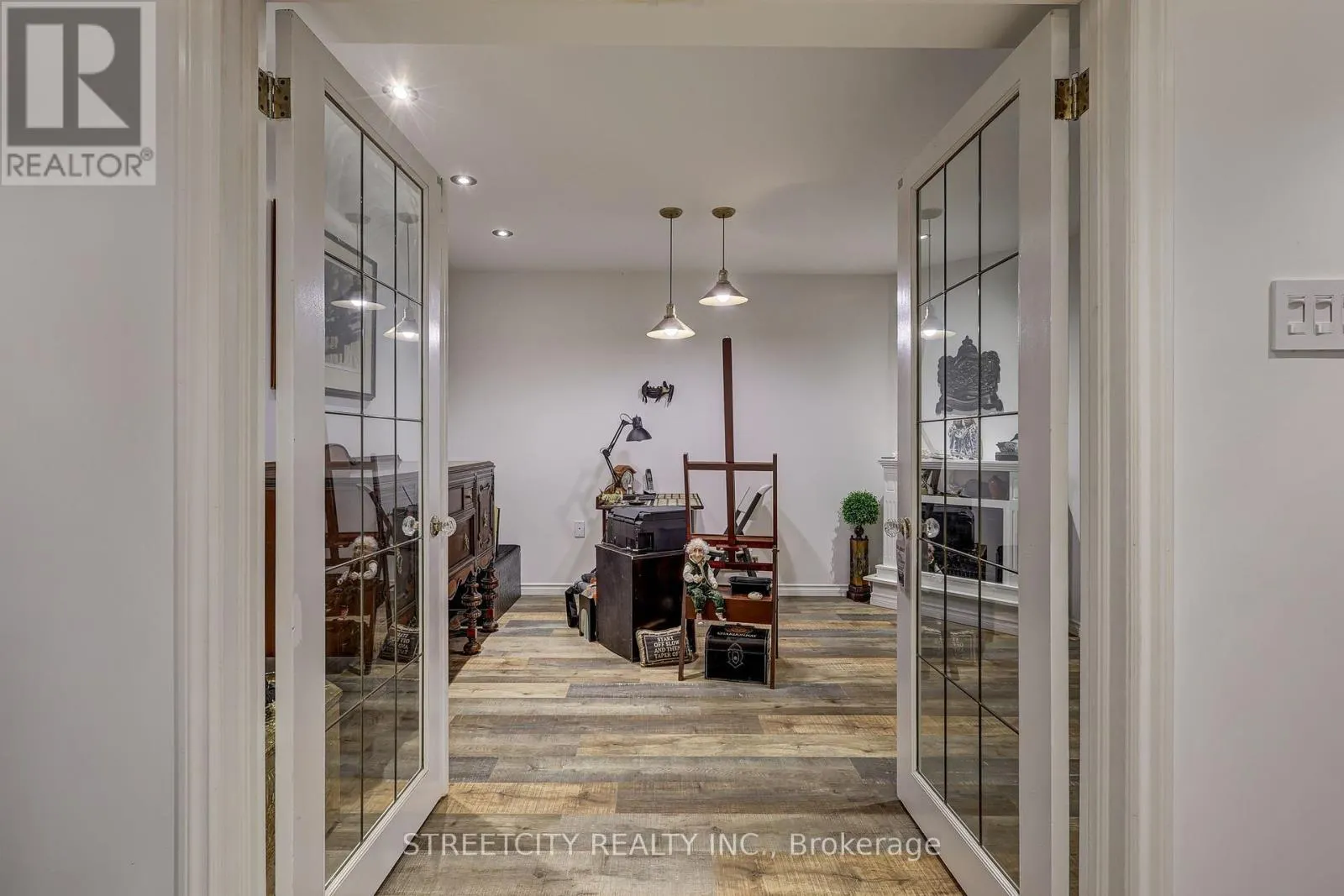 6 - 20 WINDMERE PLACE, #6