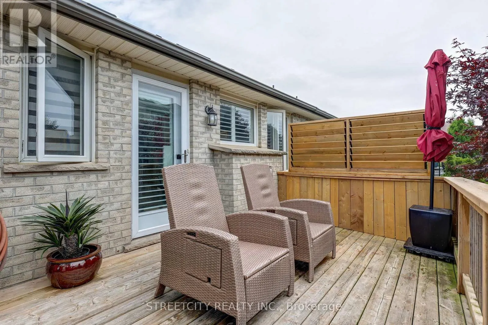 6 - 20 WINDMERE PLACE, #6