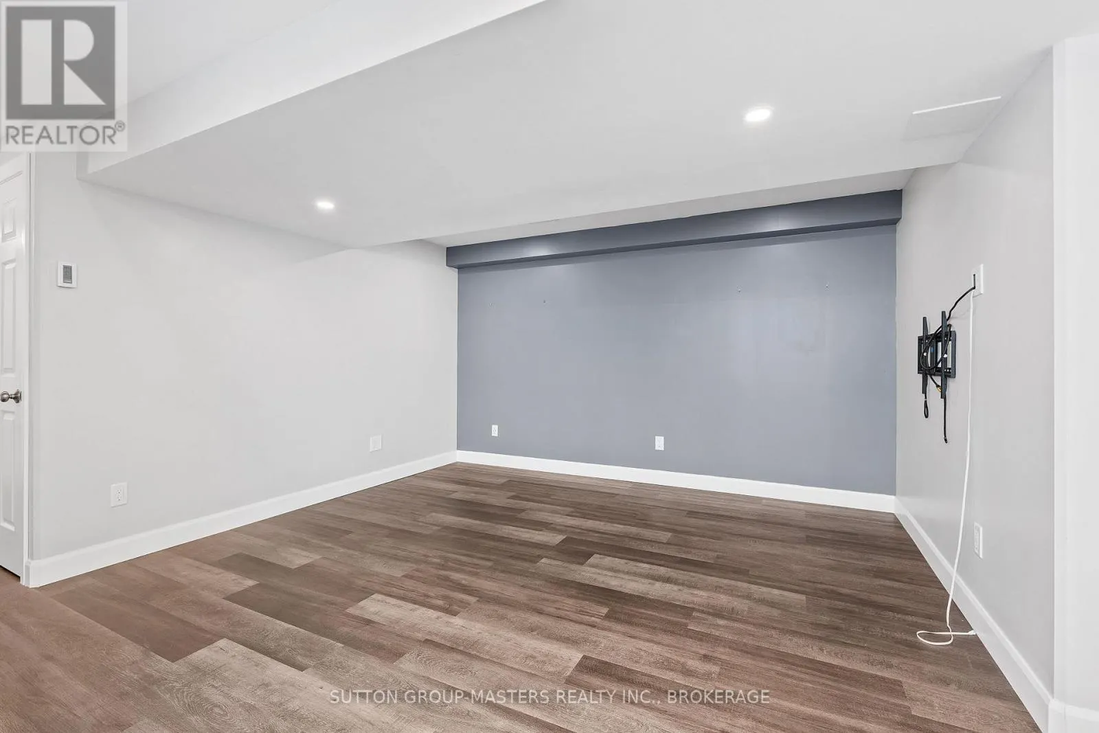 122 HAZLETT STREET
