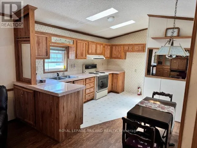 10 - 200 AGNES STREET, #10