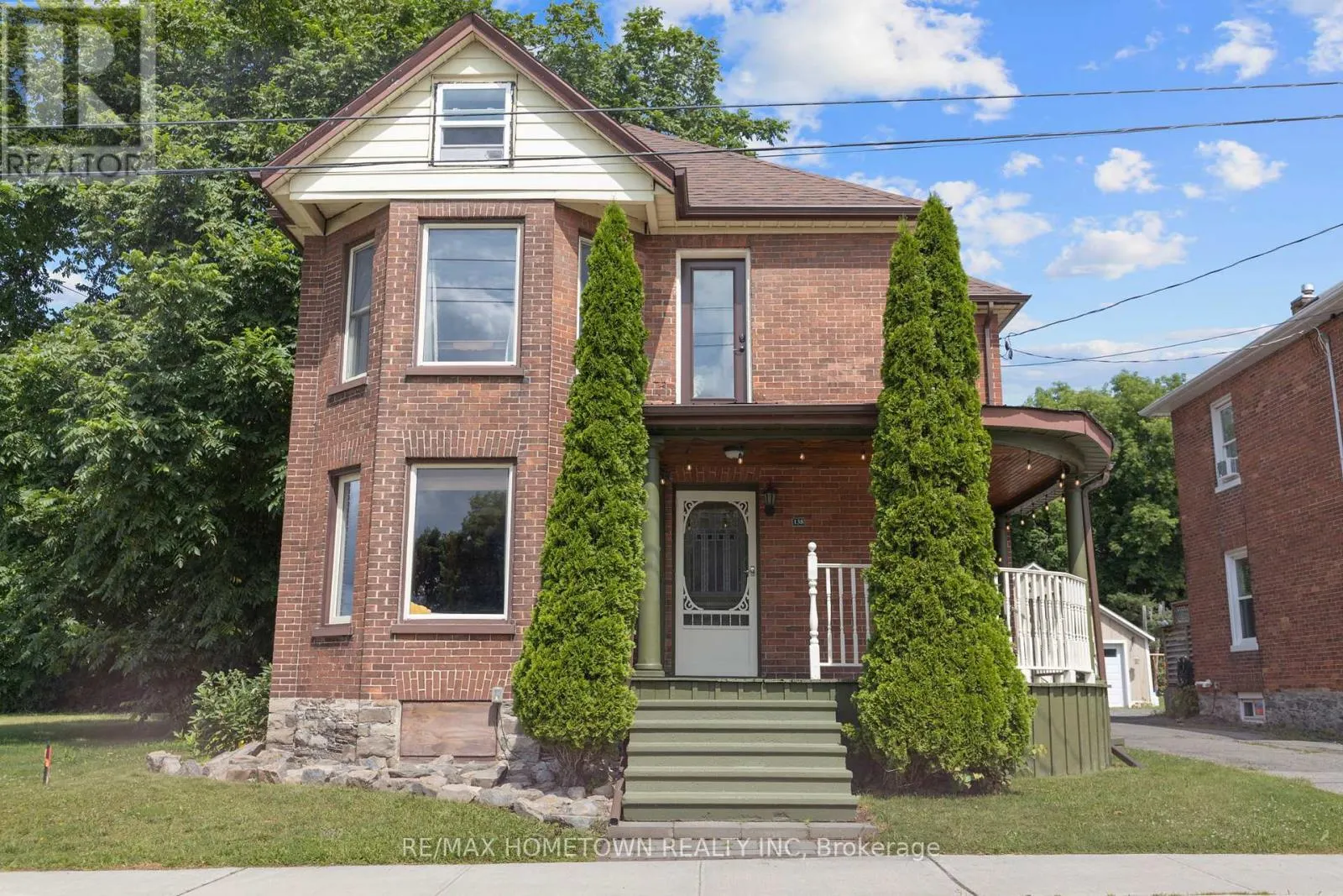 138 HENRY STREET E