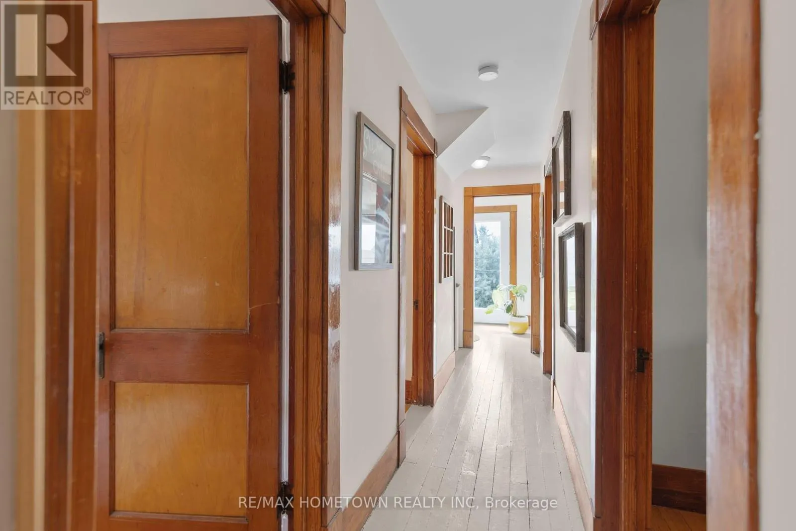 138 HENRY STREET E