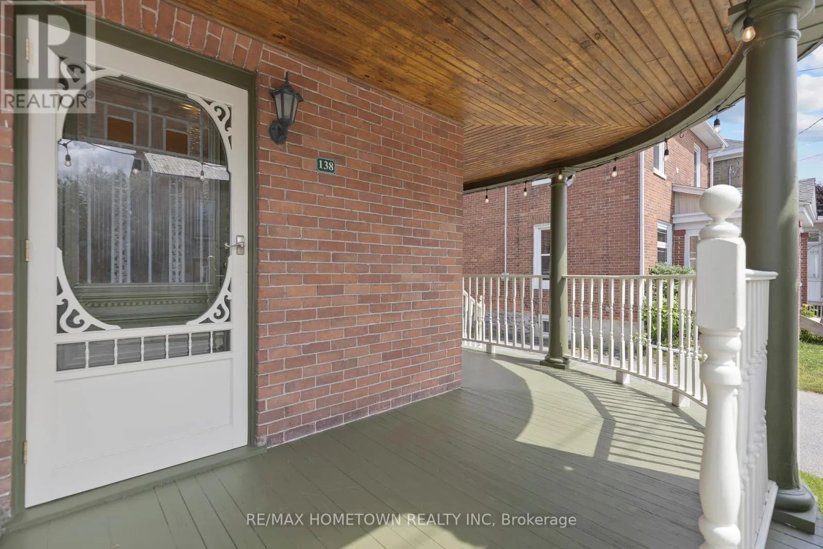 138 HENRY STREET E