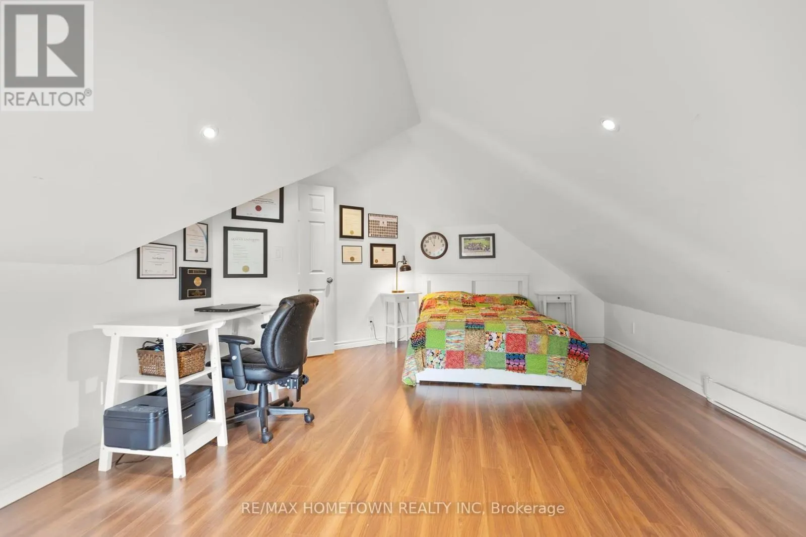 138 HENRY STREET E