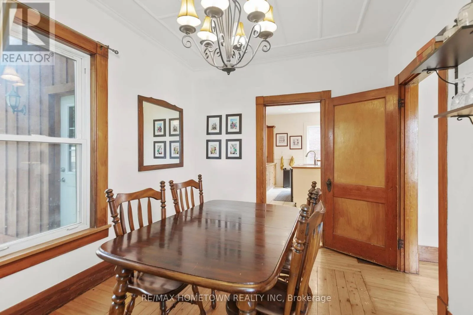 138 HENRY STREET E