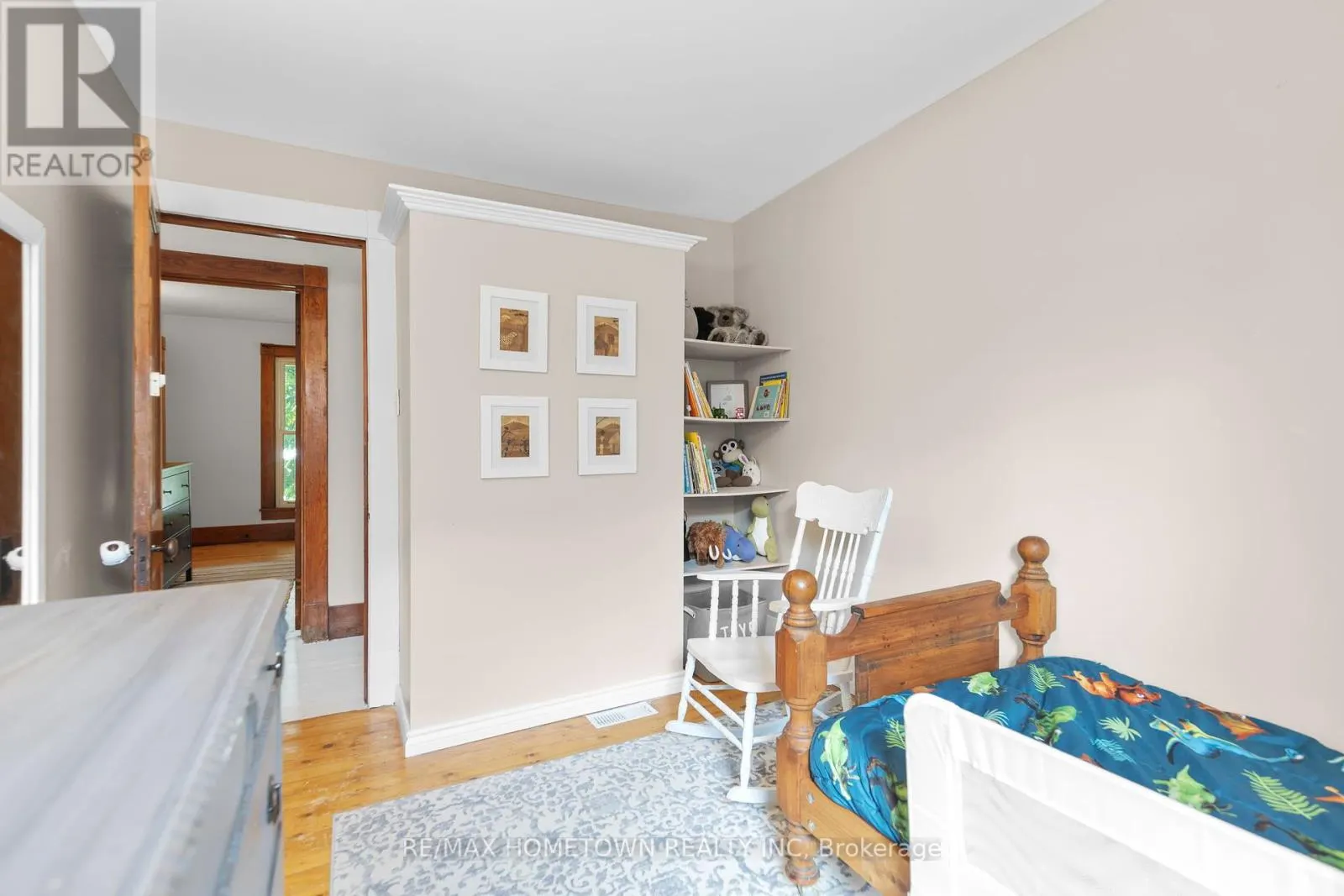 138 HENRY STREET E