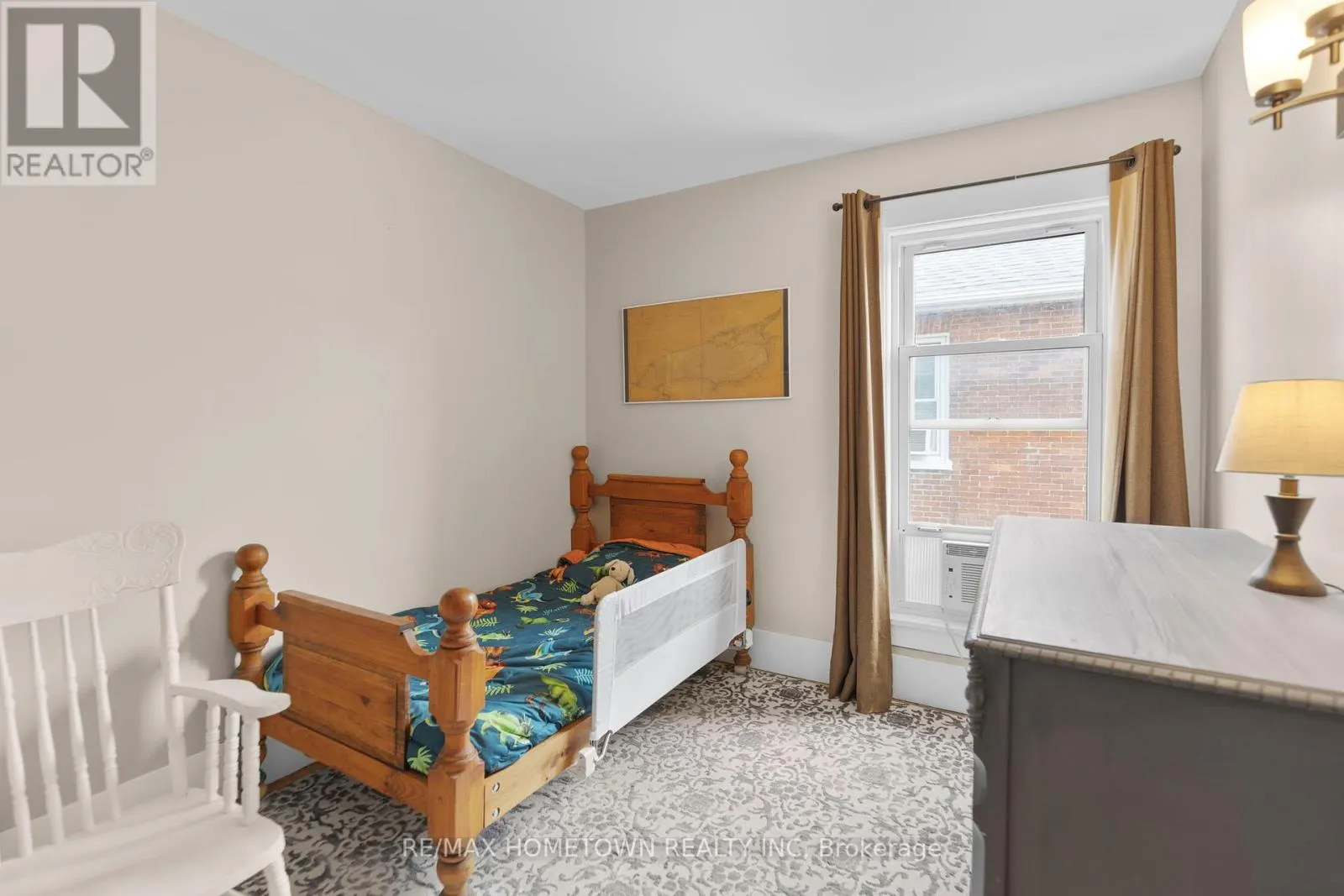 138 HENRY STREET E