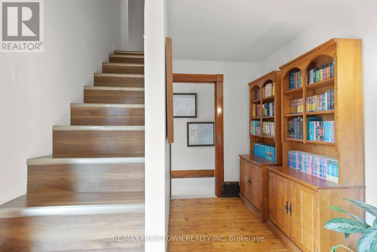 138 HENRY STREET E