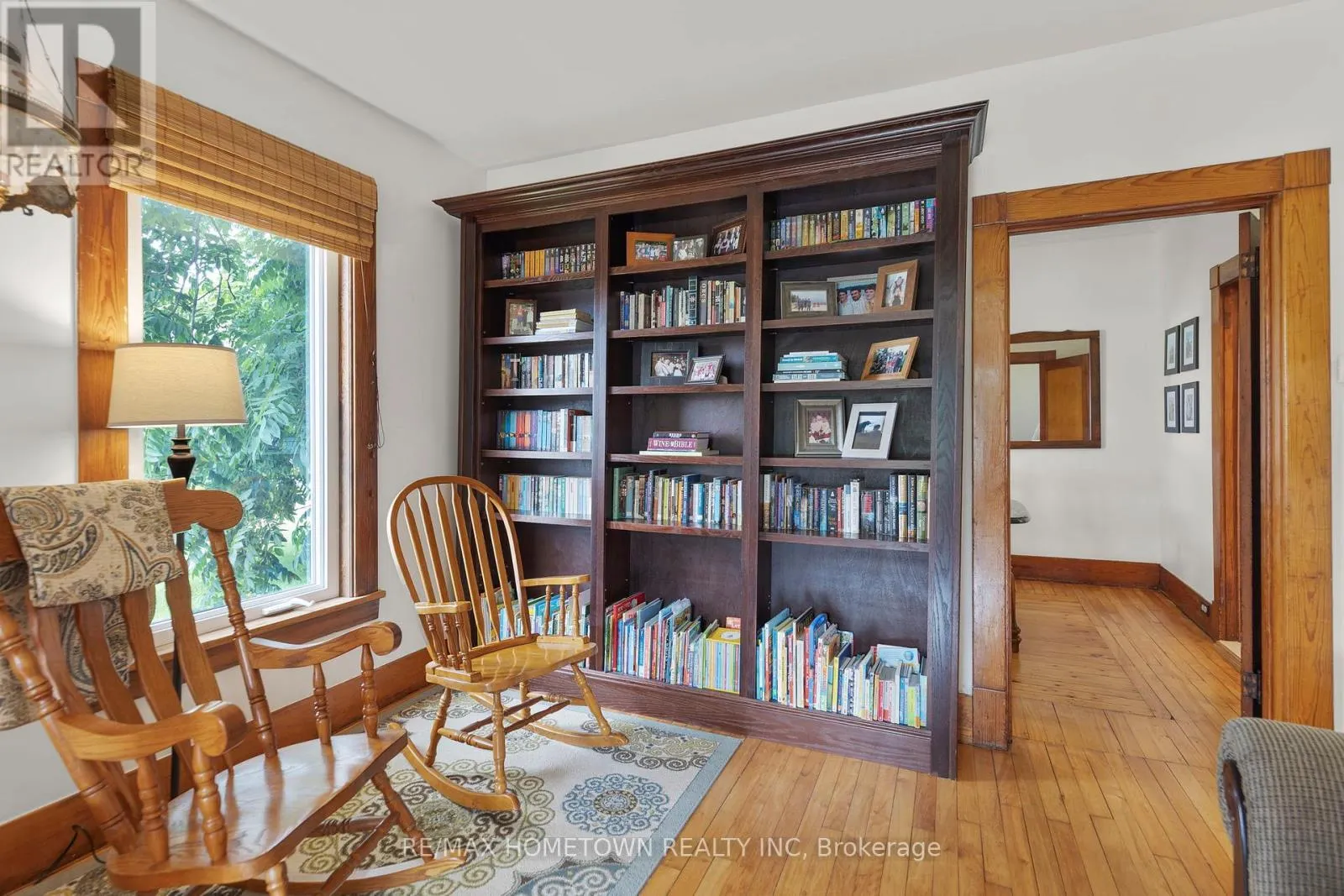 138 HENRY STREET E