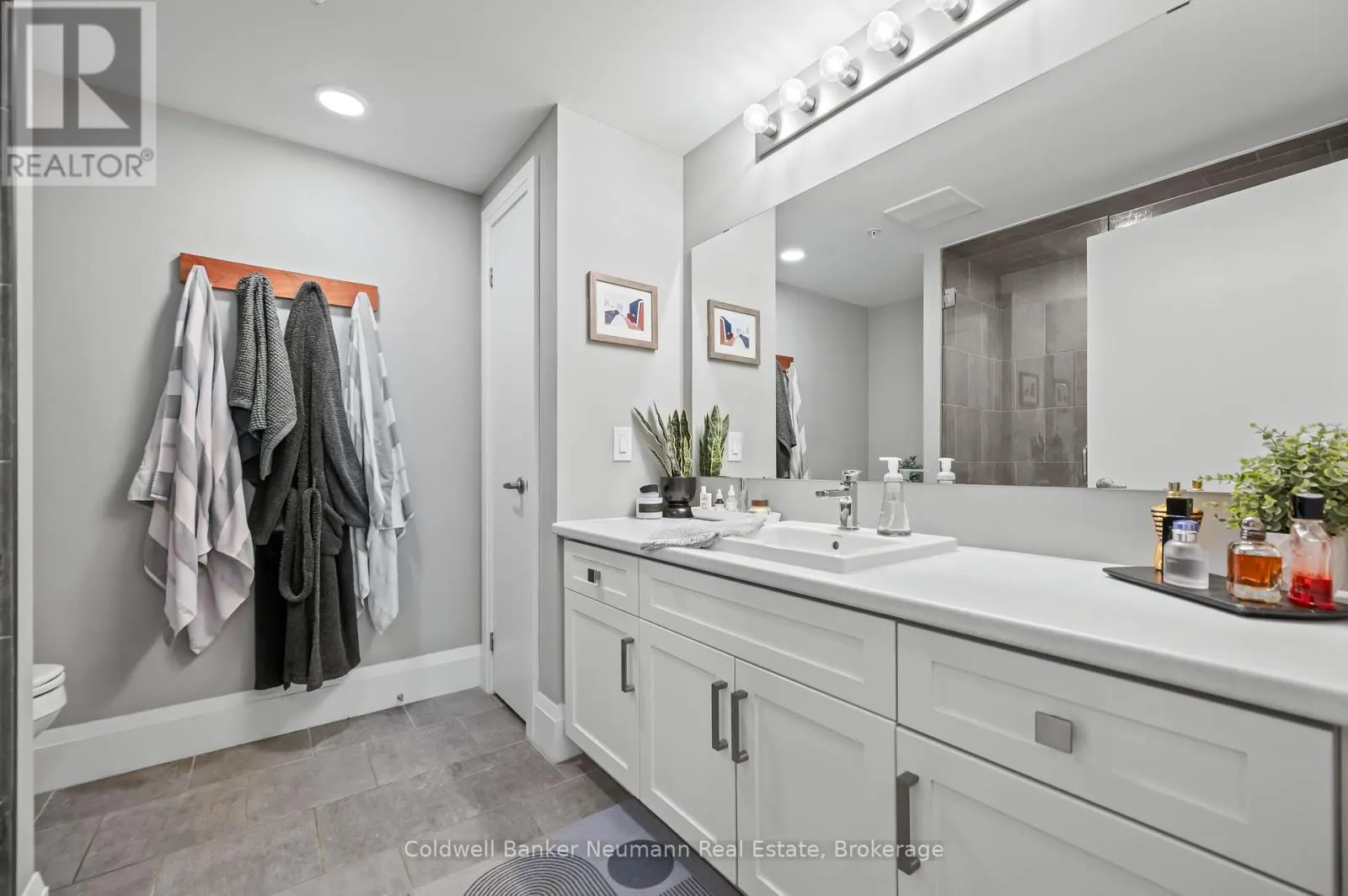 612 - 73 ARTHUR STREET, #612