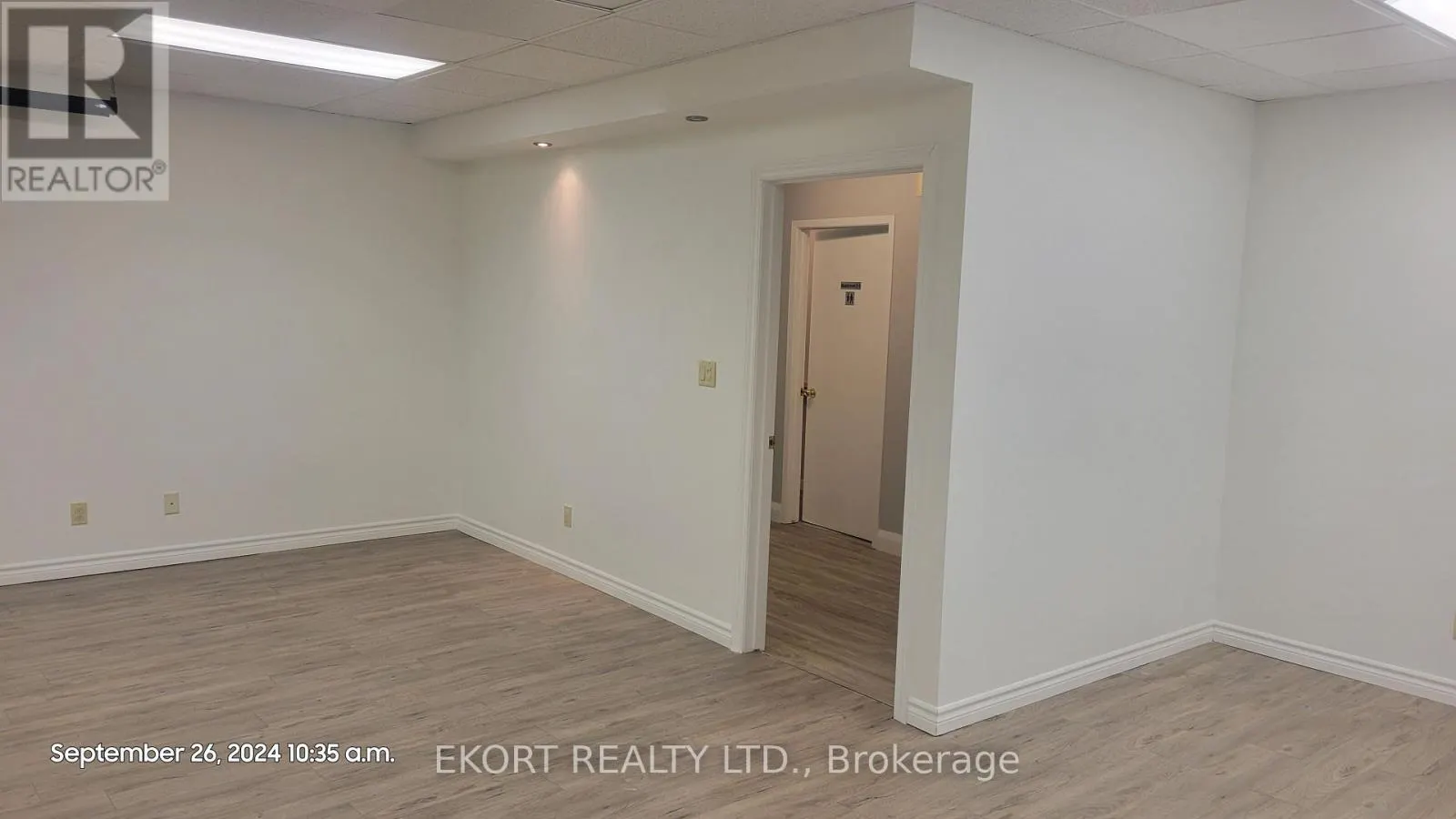 A - 82 DUNDAS STREET W, #A