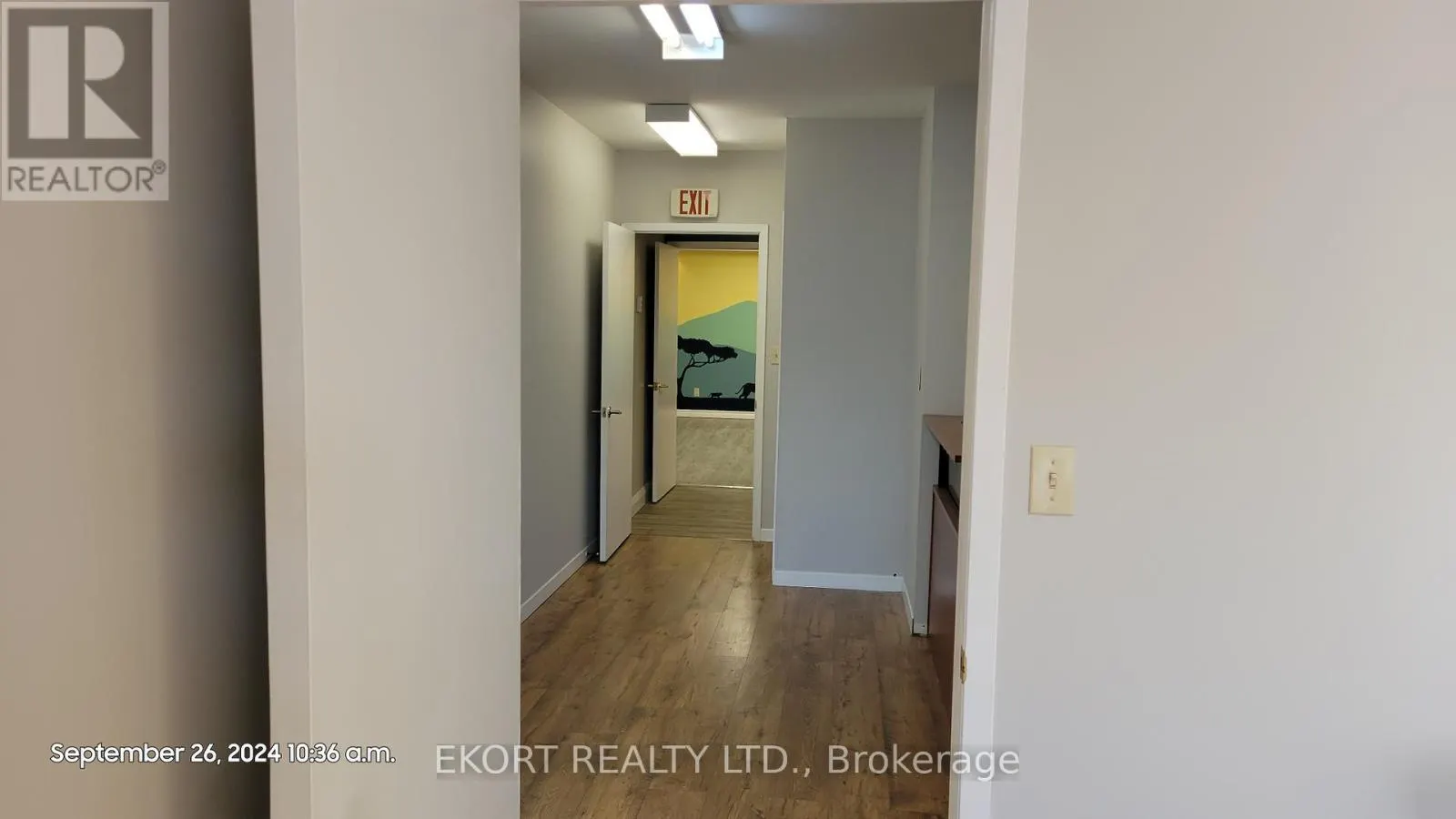 A - 82 DUNDAS STREET W, #A