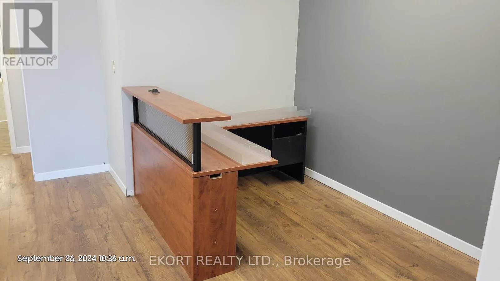 A - 82 DUNDAS STREET W, #A