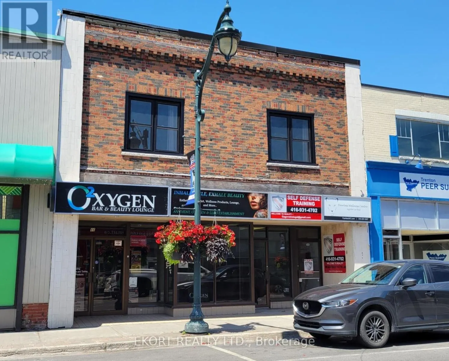 A - 82 DUNDAS STREET W, #A