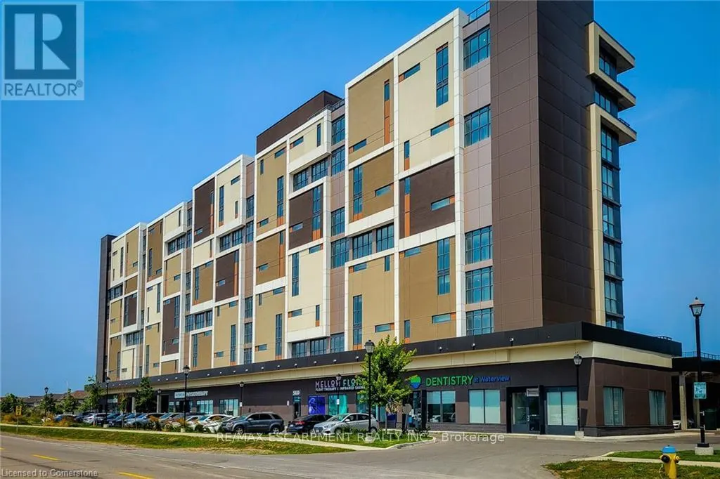 203 - 560 NORTH SERVICE ROAD