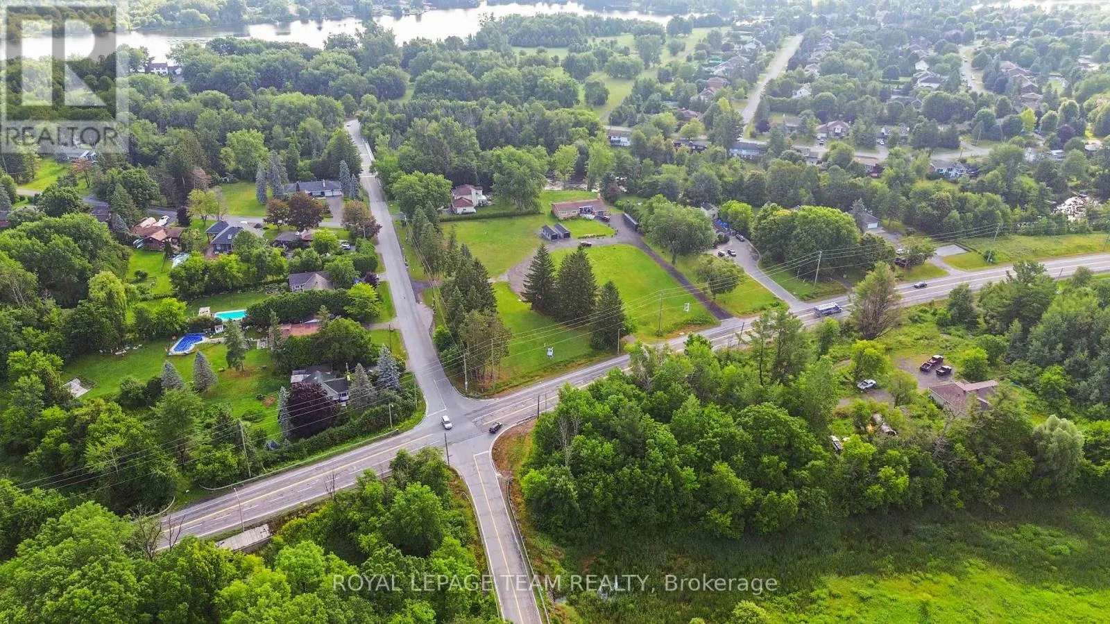 4003 RIDEAU VALLEY DRIVE N