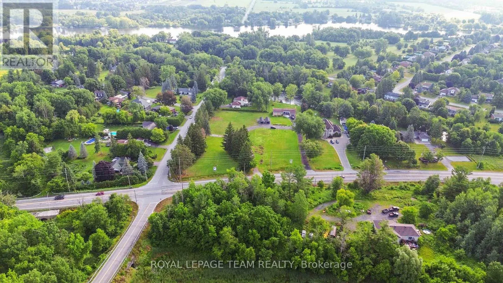 4003 RIDEAU VALLEY DRIVE N