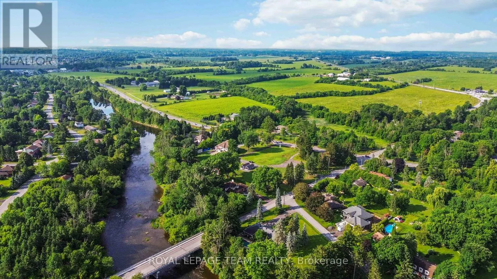 4003 RIDEAU VALLEY DRIVE N