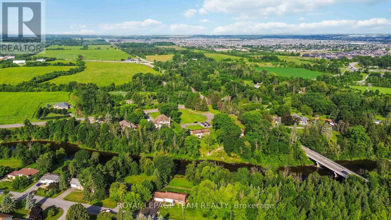 4003 RIDEAU VALLEY DRIVE N