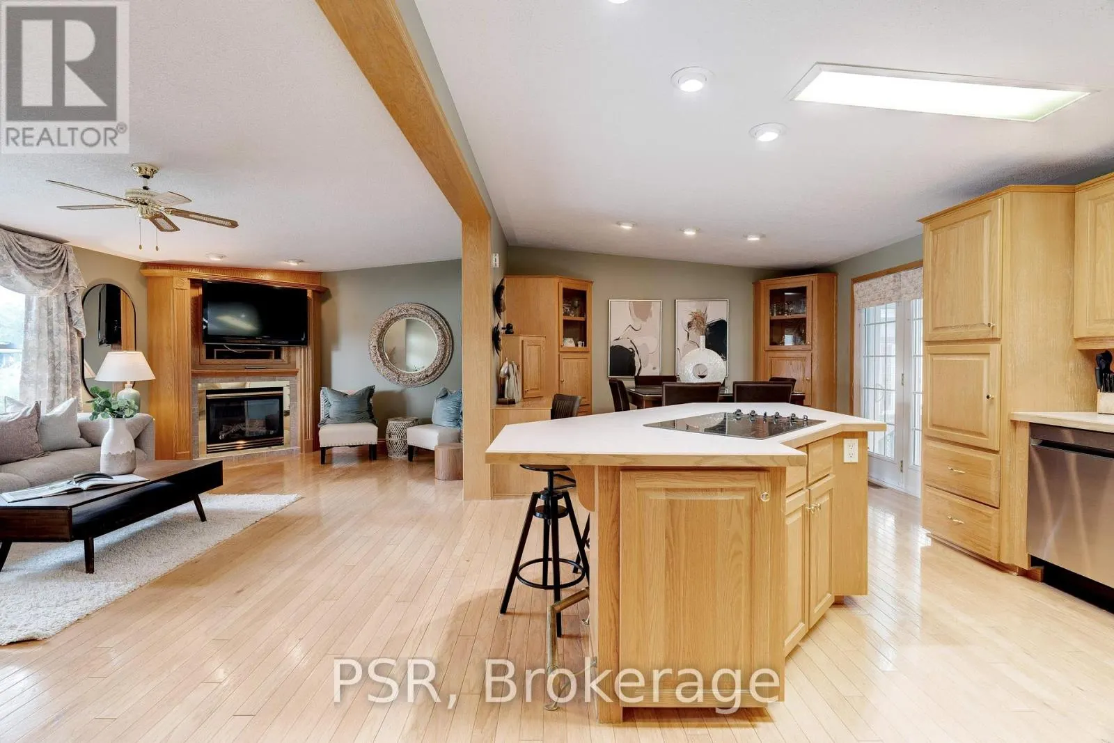 48 LAKESHORE DRIVE