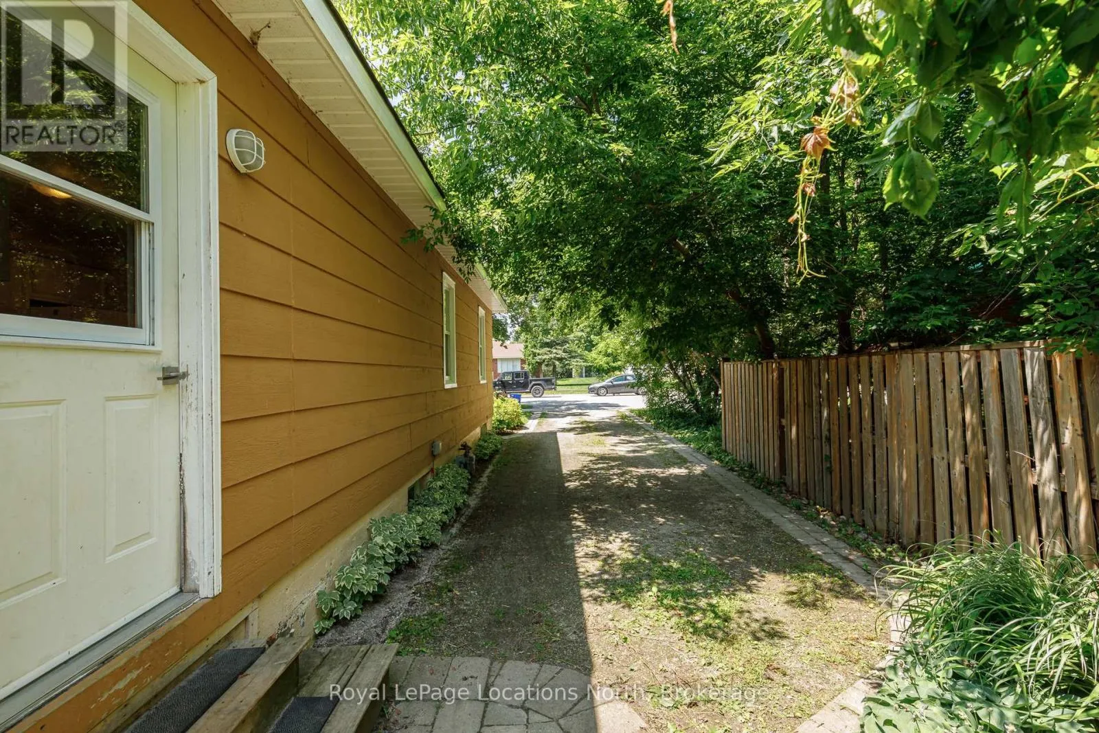 113 BRUCE STREET S