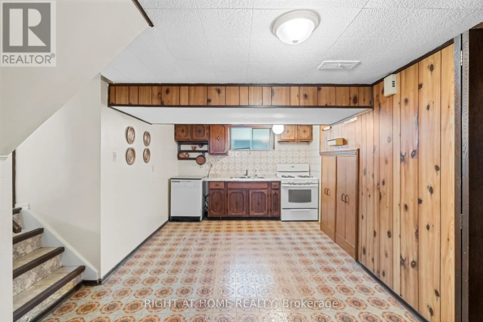 662 WEST 5TH STREET