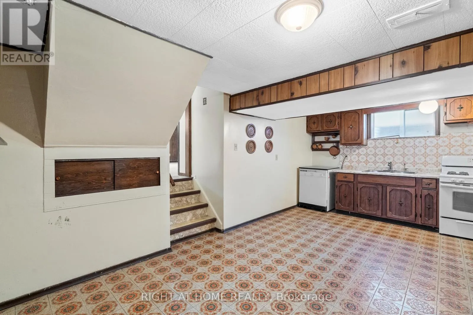 662 WEST 5TH STREET