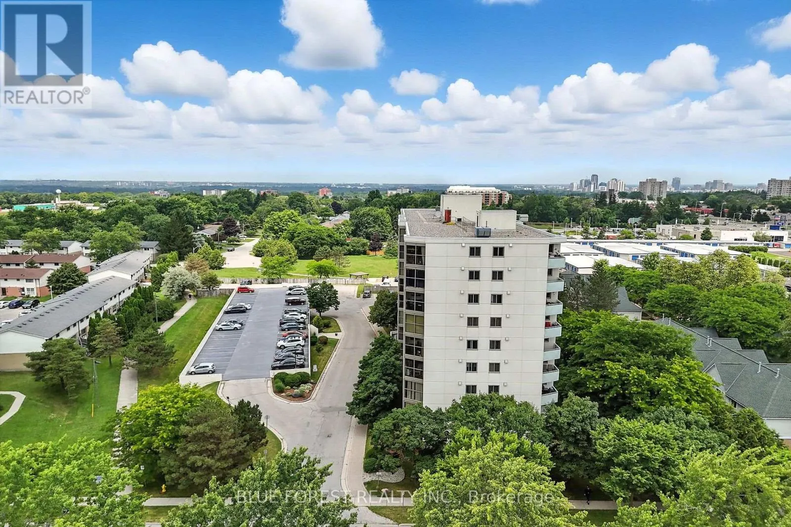 909 - 127 BELMONT DRIVE, #909