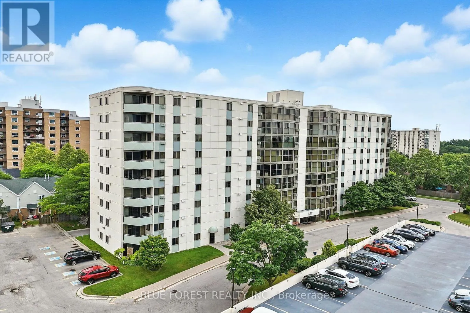 909 - 127 BELMONT DRIVE, #909